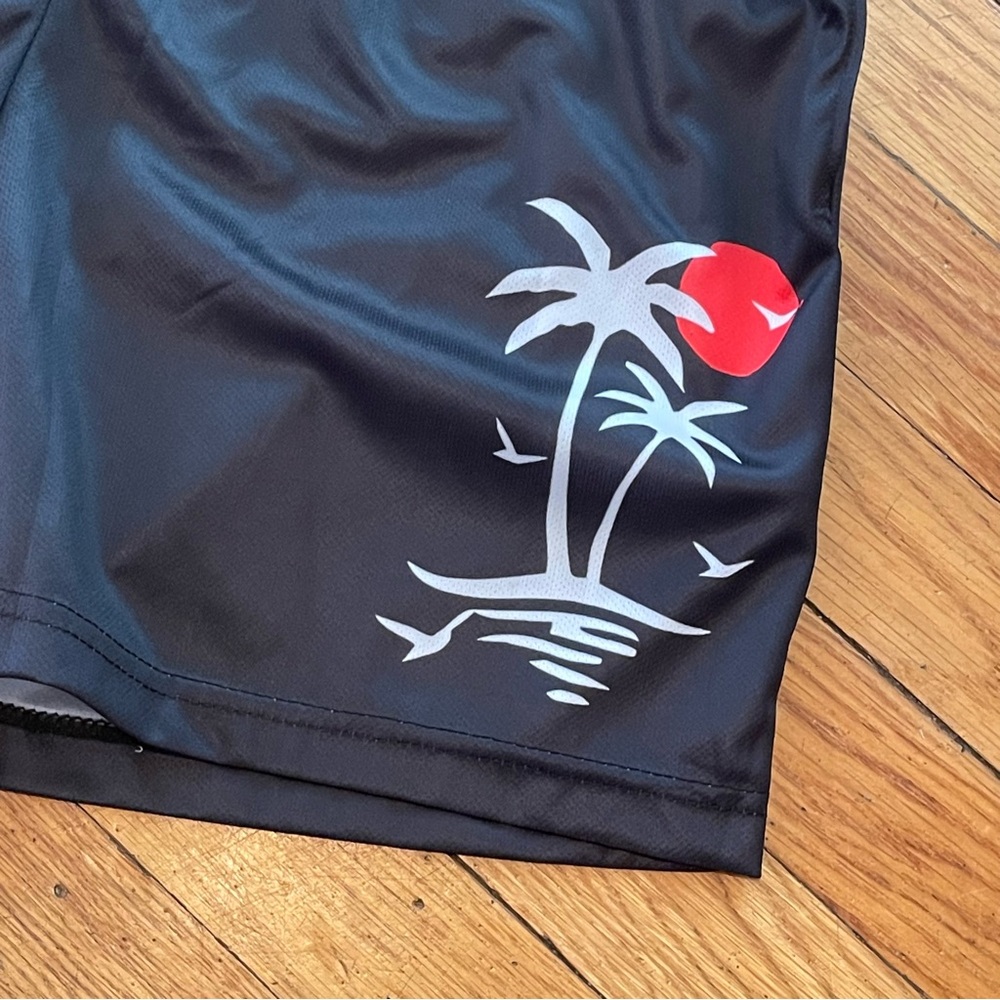 Black Palm Tree Print Men's Shorts - Picture 2 of 7